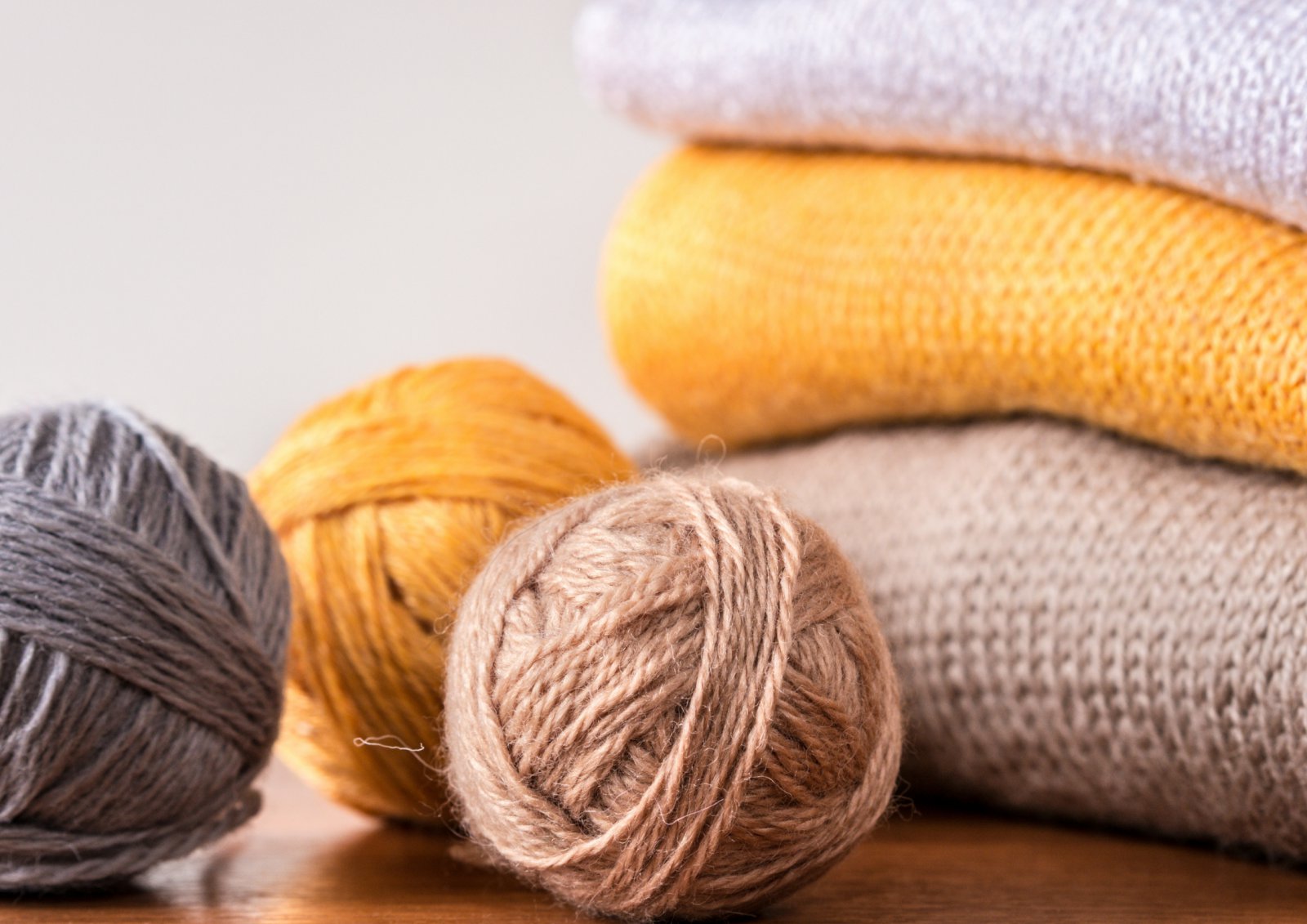 5 powodów, dla których swetry z wełny merino będą stanowić najlepszy element Twojej garderoby 