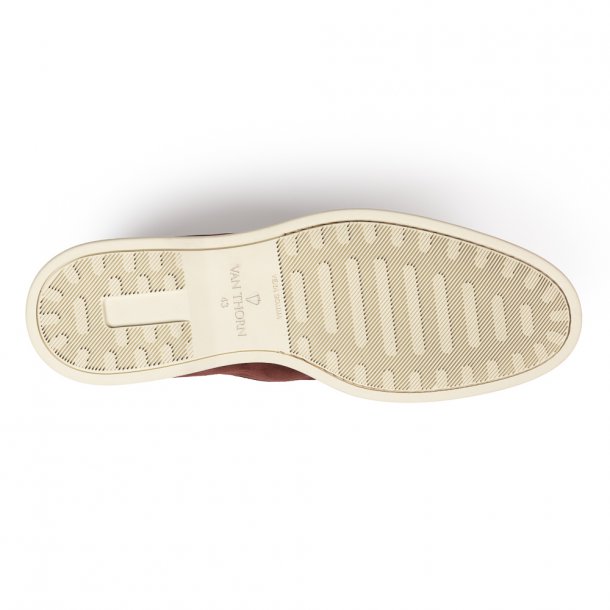 gumowa podeszwa buta van thorn loafers w kolorze kremowym z widocznym logo i rozmiarem