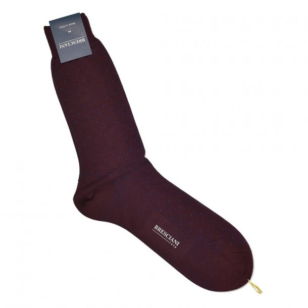 bordowe skarpetki w kropki